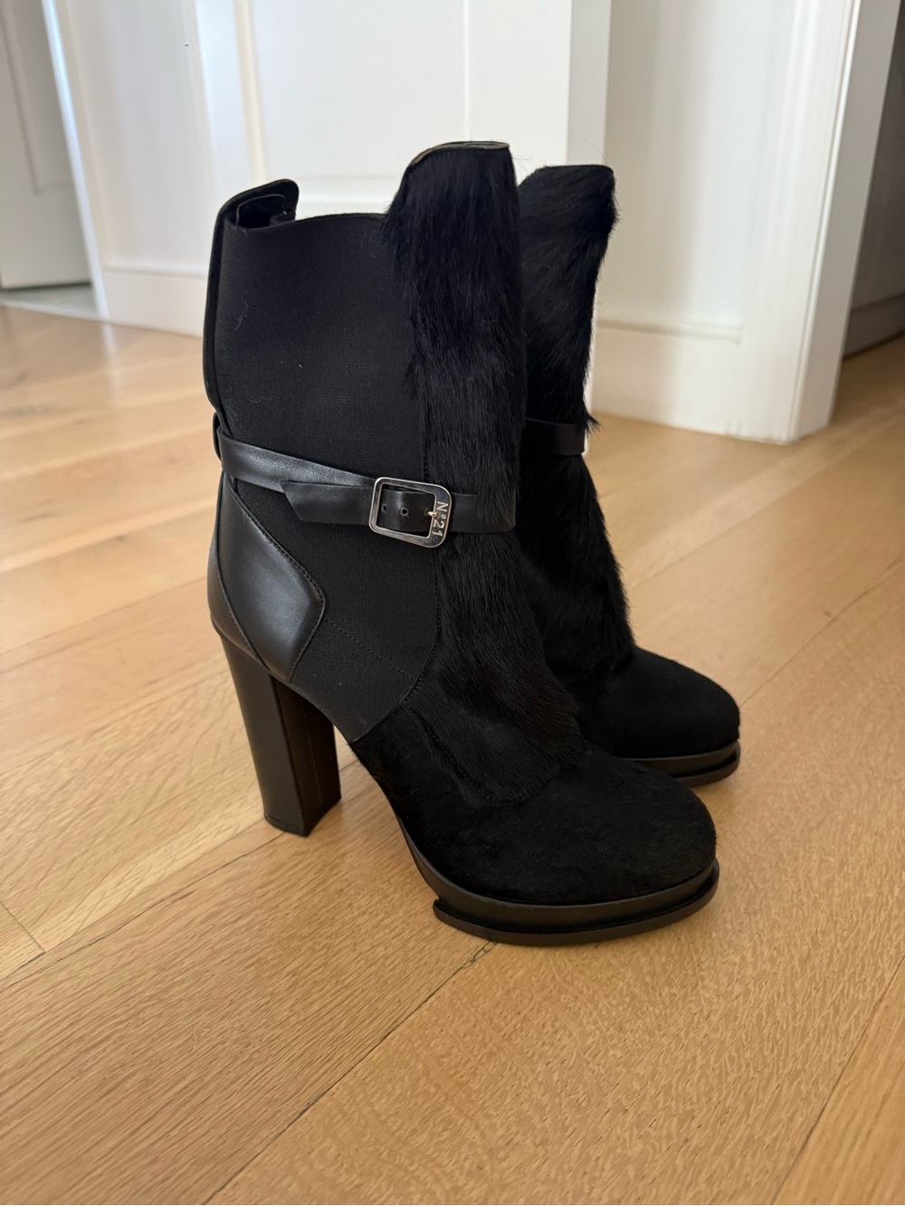Vero Cuoio Women's Black High Heel Ankle Boots with Fur Trim